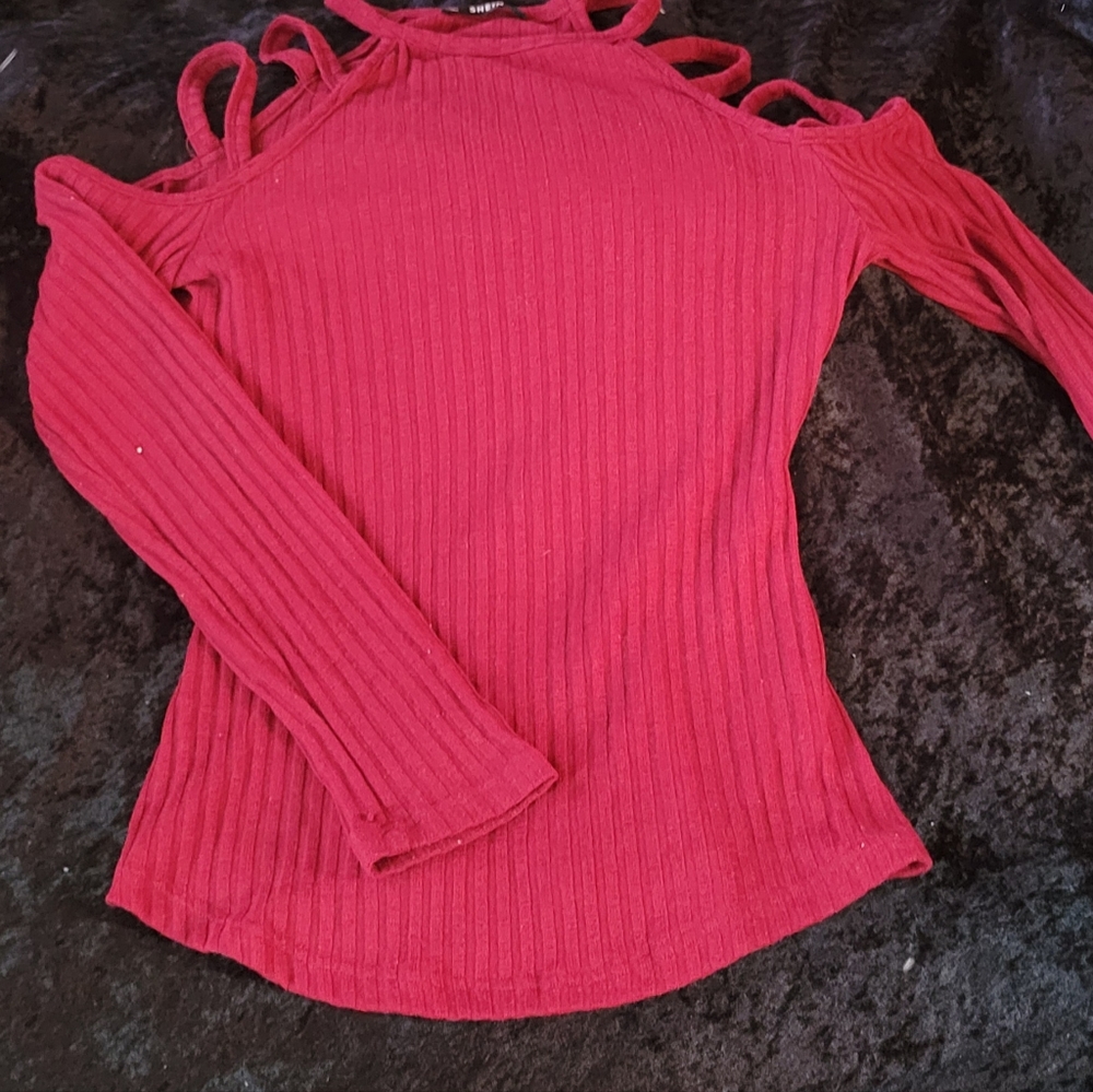 Burgundy shirt with cut out sleeves